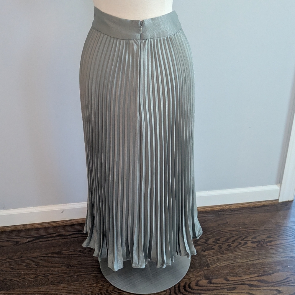 Women's Well Worn Sage Green Pleated Silky Skirt 6 Aline Holiday - Picture 4 of 5